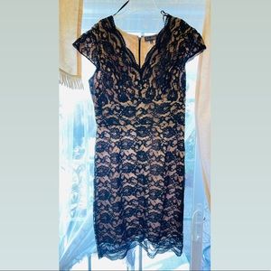 Women Size 12 Lace Knee Length - black and Tan